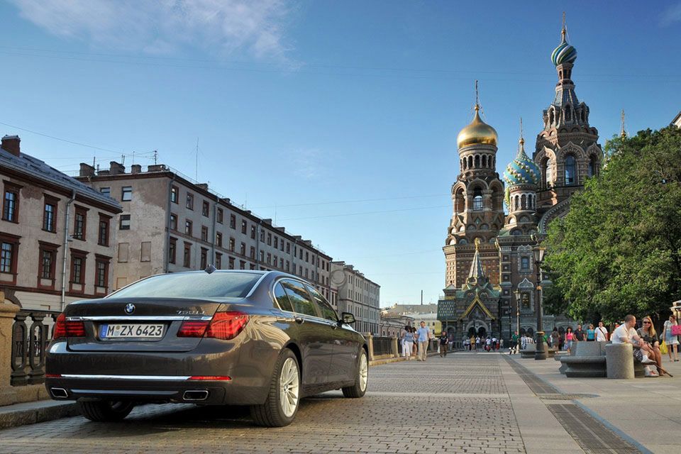 BMW serii 7 na rok 2013 - megagaleria niemieckiego okrętu flagowego 83