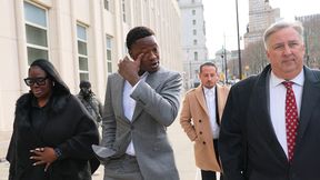 Muszą wypłacić mu pieniądze. Tę sprawę wygrał