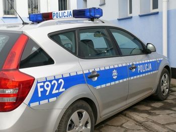 Policjanci po służbie zatrzymali pijanego kierowcę niedaleko Bełchatowa