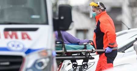 Znamy szczegóły. Nie żyje kolejny nauczyciel zakażony koronawirusem