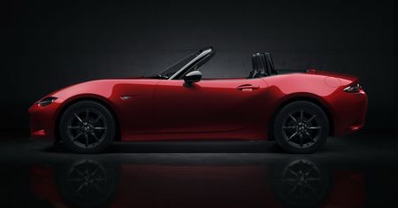 Mazda MX-5 ujrzała światło dzienne [aktualizacja]
