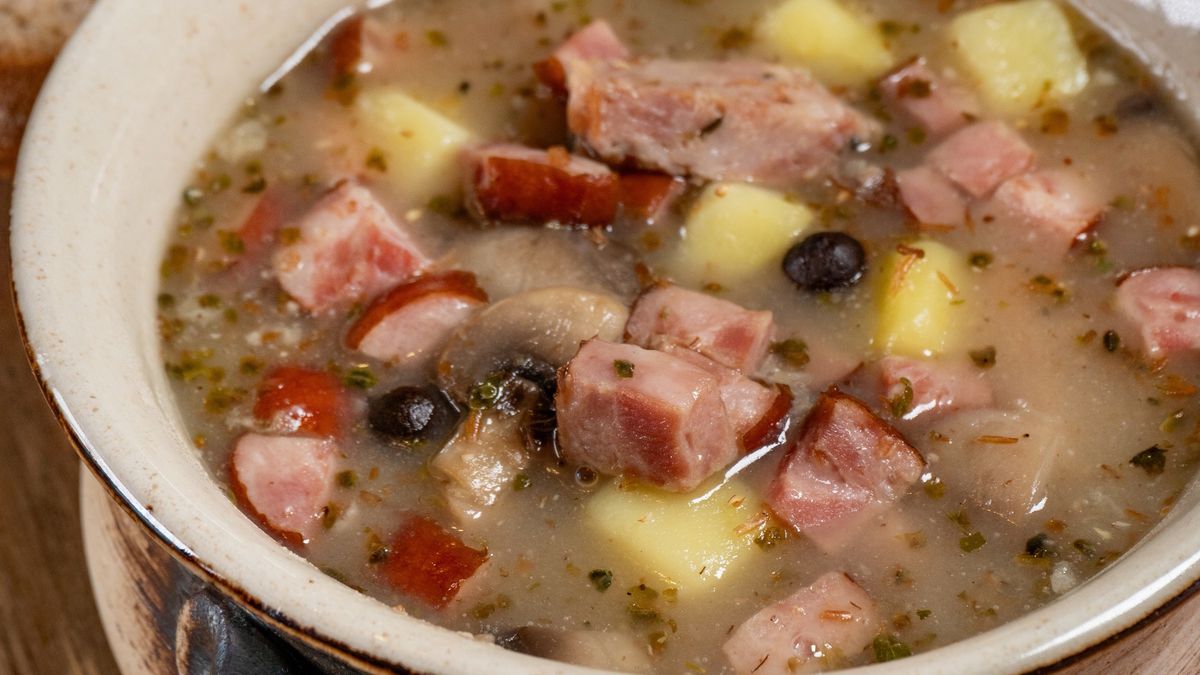 Zalewajka z pieczarkami i ziemniakami