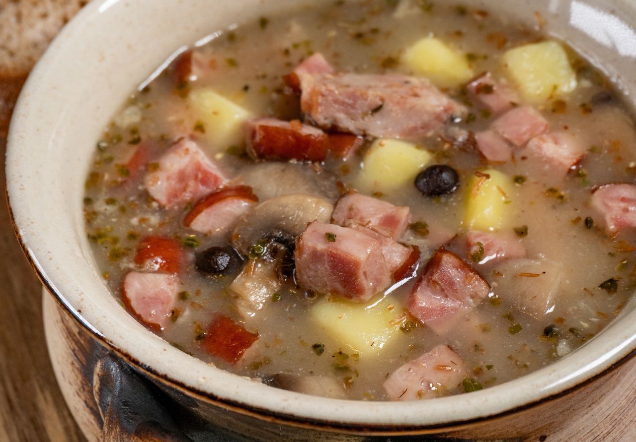 Zalewajka z pieczarkami i ziemniakami