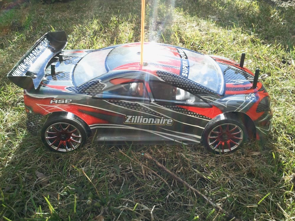 Miniaturowy drift, czyli czy warto kupować samochód RC? [wideo] 6