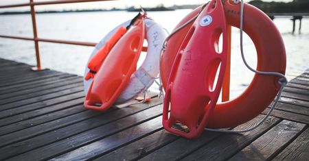 10-latek utonął na strzeżonej plaży. "Nikomu nie przedstawiono zarzutu"