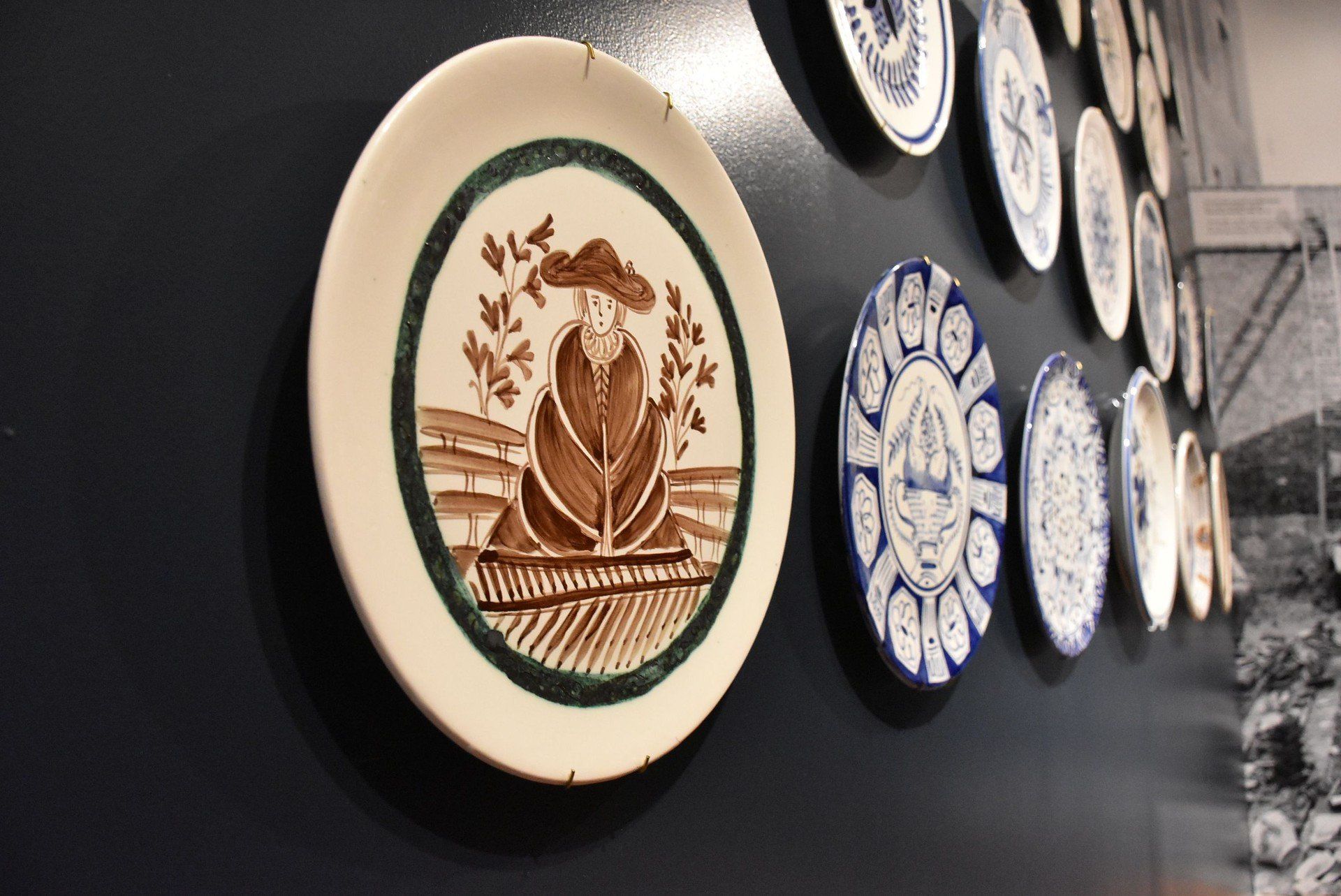 Historia zrekonstrukowana na talerzach w zamku