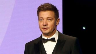 Jeremy Renner przebywa w szpitalu. Wiadomo, co dokładnie się stało. "Stracił ogromną ilość krwi"