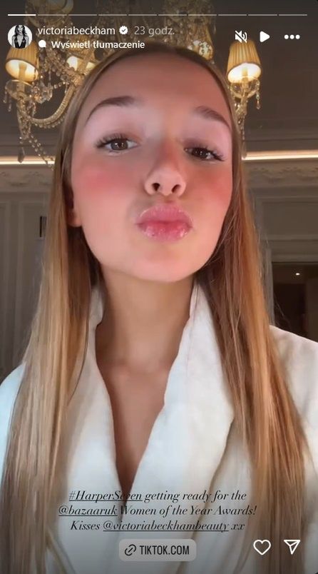 Harper Beckham loves doing makeup.