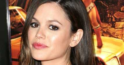 Rachel Bilson: 31-letnia aktorka pomylona z dzieckiem na lotnisku