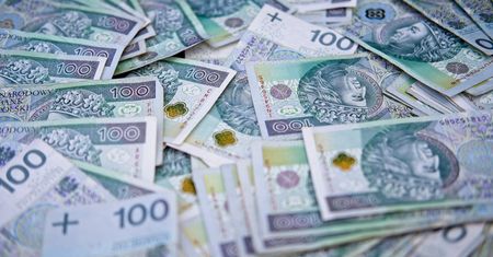 Oszustwo inwestycyjne zrujnowało 73-latka. Stracił 600 tysięcy złotych