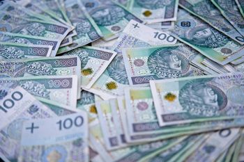 Oszustwo inwestycyjne zrujnowało 73-latka. Stracił 600 tysięcy złotych