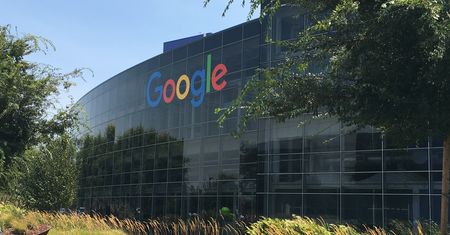 Nowe możliwości w Google Colab. Moc obliczeniowa na raty i GPU Premium