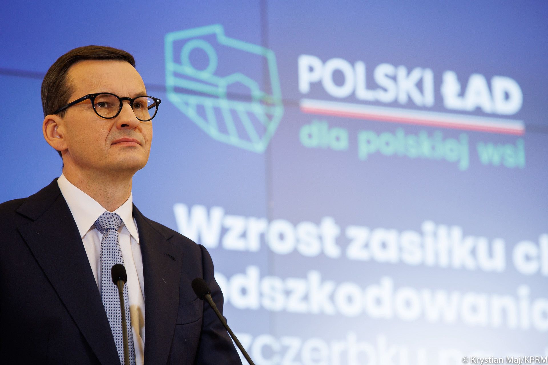 Premier Mateusz Morawiecki podczas konferencji prasowej pod koniec 2021 roku.