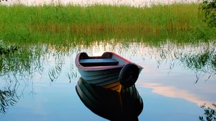 Folwark Berżniki: Ciało mężczyzny dryfowało przy łódce. Policjantki rzuciły się na ratunek