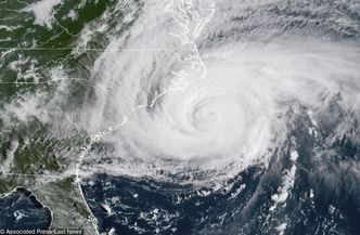 Huragan Florence uderzył w USA. Ekspert wyjaśnia, jak to może wpłynąć na cenę paliwa
