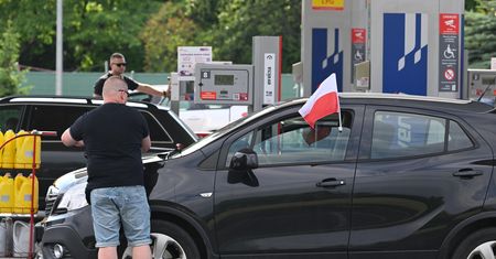 Wytrzymała 2,5 roku. Mówi, co dzieje się w nocy na stacjach paliw