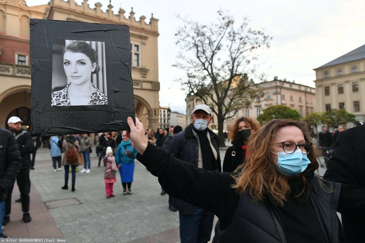 Marsz dla Izy. Demonstracja zorganizowana po śmierci 30-letniej Izabeli w szpitalu w Pszczynie