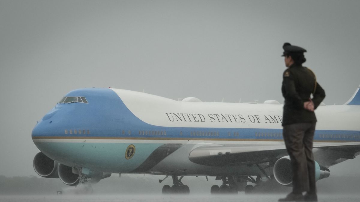 HOUSTON, TEXAS - MARCH 21: President Joe Biden arrives on Air Force One at Ellington Field Joint Reserve Base on Thursday, March 21, 2024, in Houston. (Jon Shapley/Houston Chronicle via Getty Images)