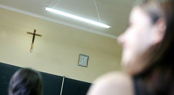 Od września gmina będzie opłacać dodatkową godzinę religii. Wójt Szerzyn wyszedł naprzeciw prośbom rodziców. "To inwestycja w przyszłość"
