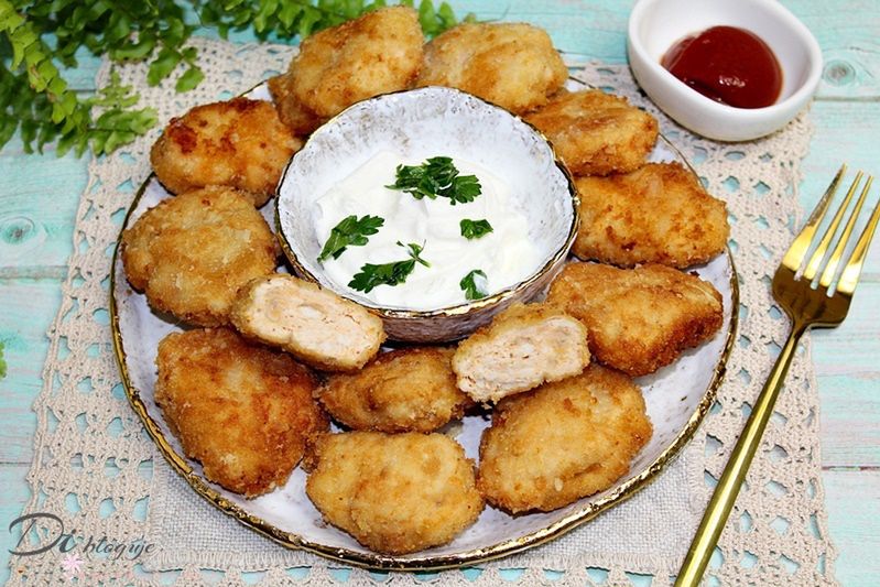 Domowe nuggetsy w chrupiącej panierce