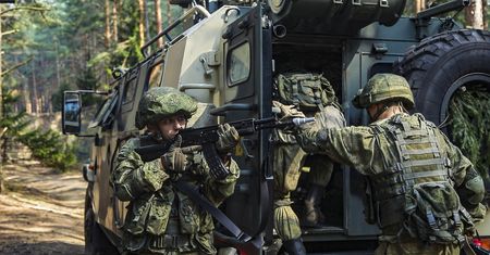 Rosyjskie manewry Zapad-2021. "Demonstracja siły, ale wojny nie będzie"