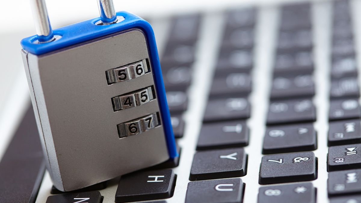 Kłódka na klawiaturze z depositphotos.