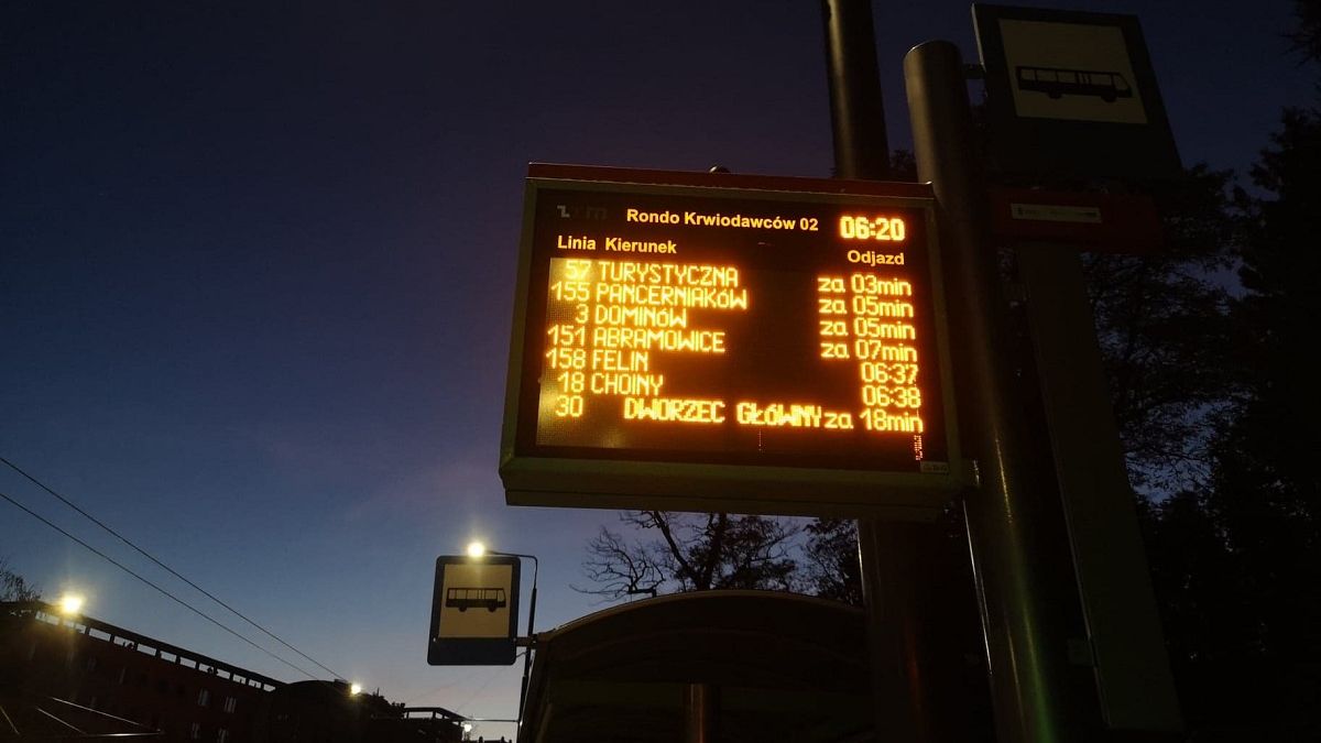 Informacja o jakości powietrza na wyświetlaczu przystankowym