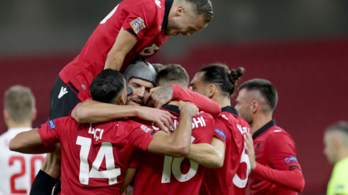 radość piłkarzy reprezentacji Albanii