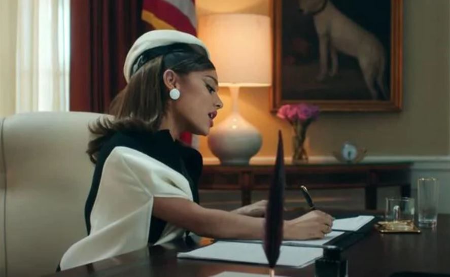 Ariana Grande w klipie "positions"