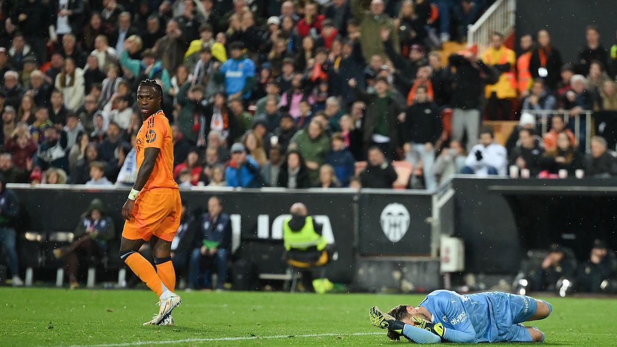 Getty Images / Denis Doyle / Na zdjęciu: Vinicius Junior czuje się przytłoczony