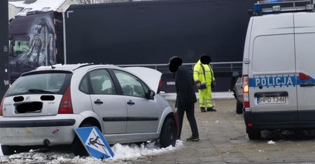 Kolejna kolizja na tym rondzie w centrum Lublina. Przyczyna jak zawsze ta sama [ZDJĘCIA]