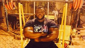 Może podnieść 250 kg. Iron Biby chce być najsilniejszym człowiekiem na świecie