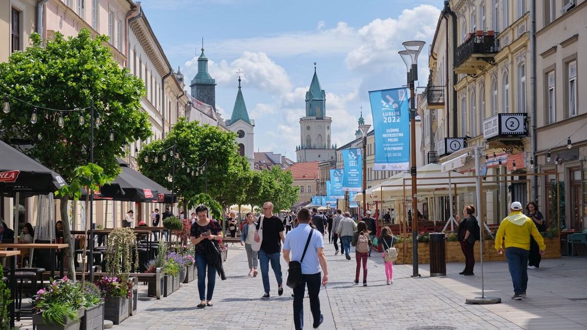 Ogródki gastronomiczne na deptaku w Lublinie