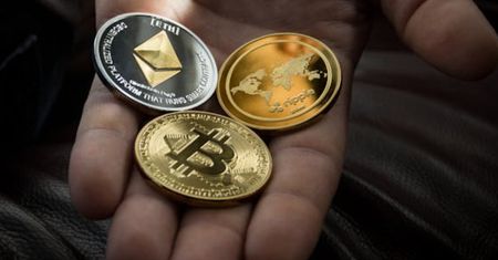 Bitcoin i Ethereum notują znaczące spadki.  Kurs BTC poniżej ważnej granicy