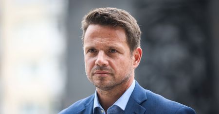 TVP Info atakuje Rafała Trzaskowskiego. Prezydent Warszawy odpowiedział zdjęciem