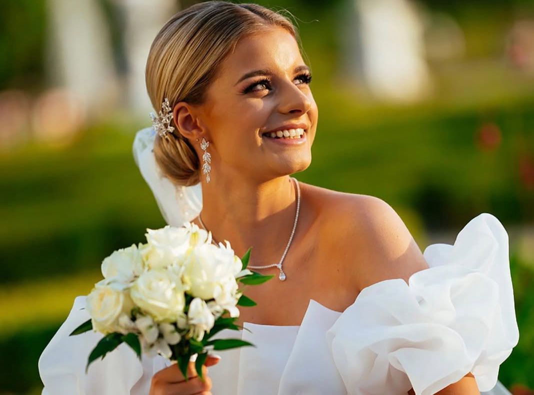 Ada z "Rolnika" sprzedaje suknię ślubną. Chce za nią sporą sumę pieniędzy