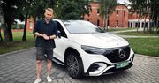 Mercedes EQE SUV - wbija bratu nóż w plecy