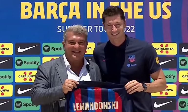 Robert Lewandowski jest pierwszym polskim piłkarzem w Barcelonie