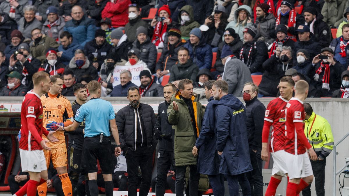 Zamieszanie podczas meczu Freiburg - Bayern