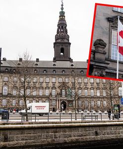 Flaga Grenlandii przed parlamentem. Dania wita senatorów z USA