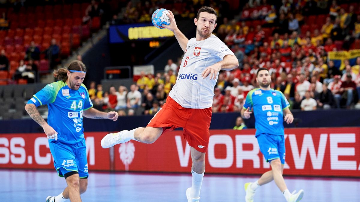 PAP/EPA / Adam Warżawa / Na zdjęciu: Przemysław Krajewski (w środku), Dean Bombac (z lewej) i Blaz Janc (z prawej)