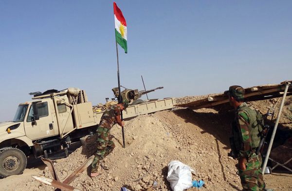 Kurdyjski snajper zniszczył samochód-pułapkę Państwa Islamskiego