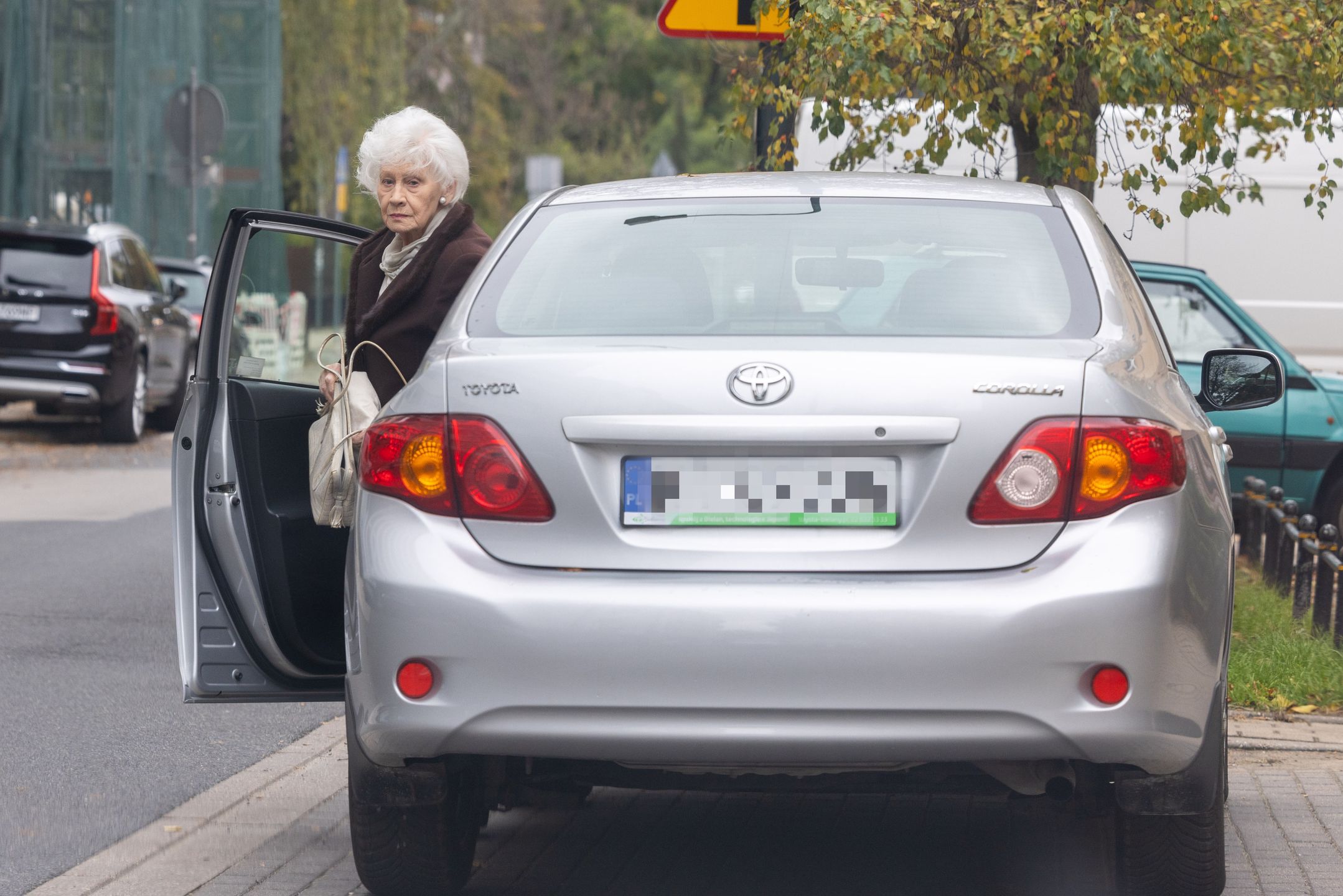 Krystyna Loska samodzielnie załatwia sprawy na mieście