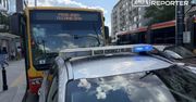 Warszawa: Autobus zahamował, pasażerka przewróciła się w środku. Nie żyje 58-latka