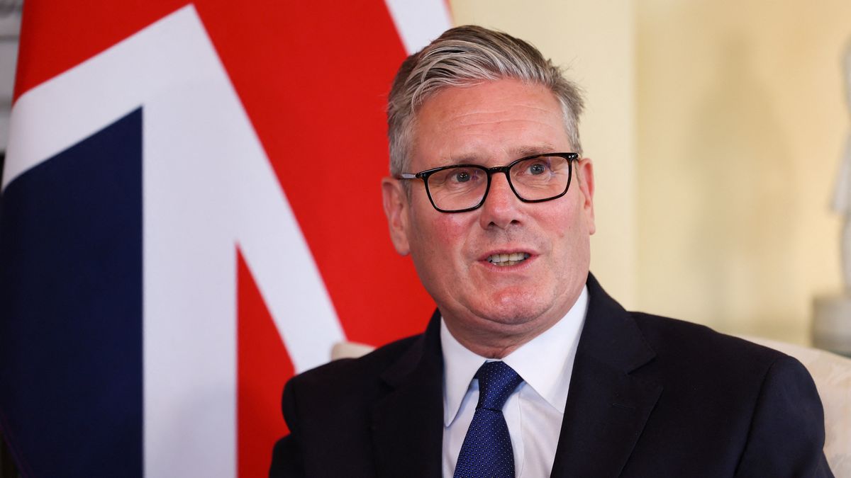 Premier Keir Starmer pod naciskiem rządumusi podj