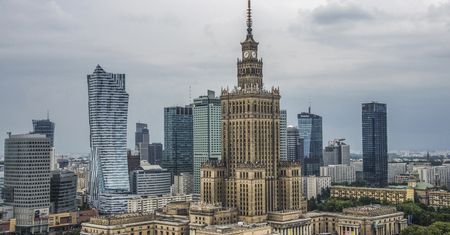 Warszawa. Niematerialne miasto. Historia, tango, bazary i kawiarenki