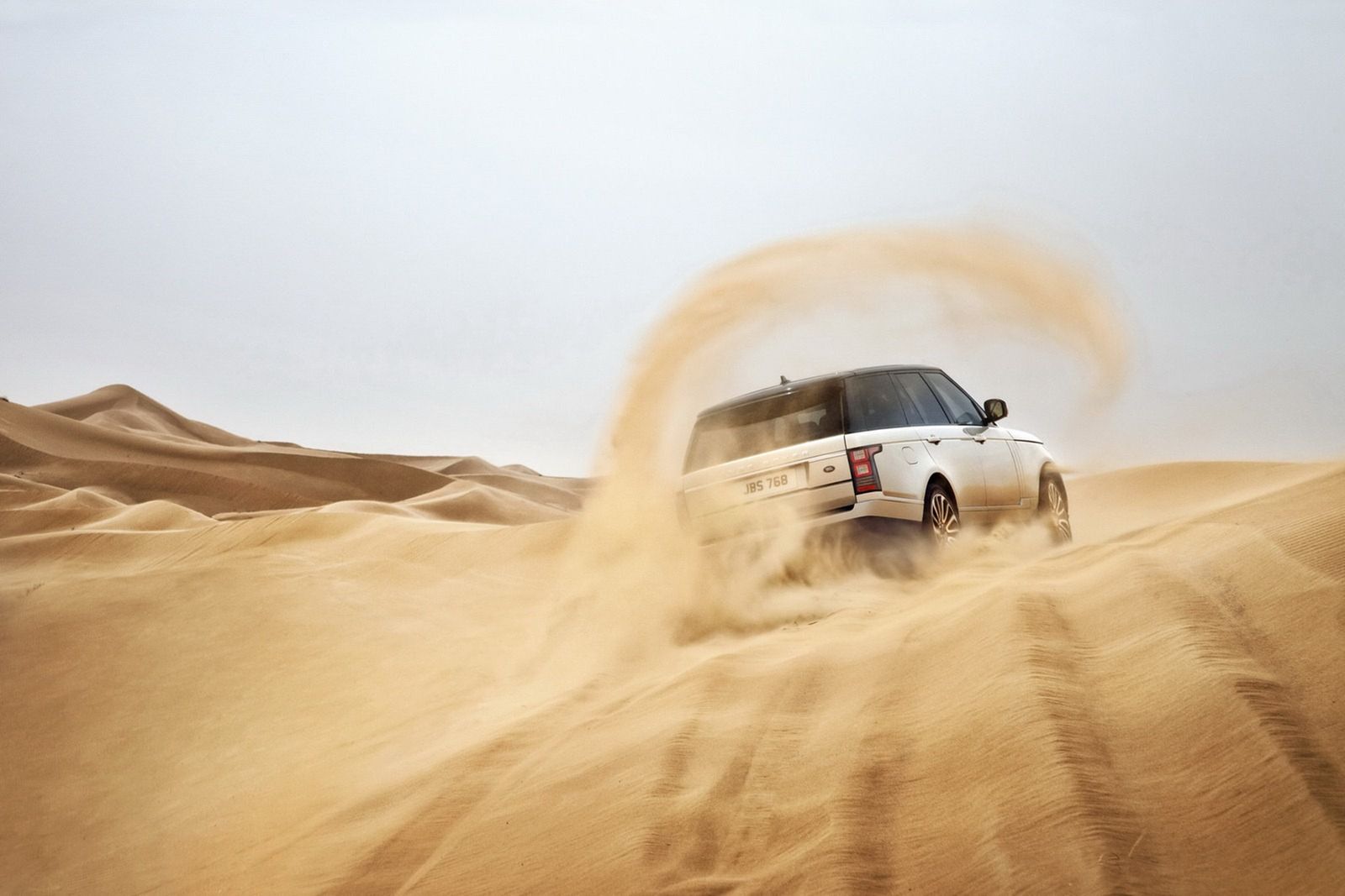 Nowy Ranger Rover (2013) w obszernej galerii 50