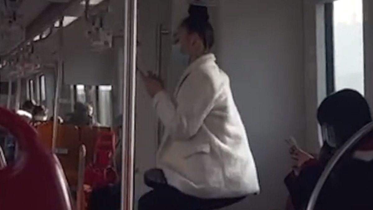Jeden z pasażerów pociągu nagrał Rosjankę