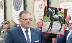 Patriotyczny "odlot" na Kasztance Piłsudskiego. Kuriozalne przemówienie urzędnika w Miechowie