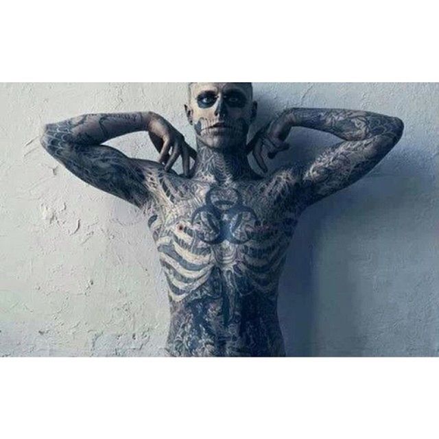 Zombie Boy bez koszulki